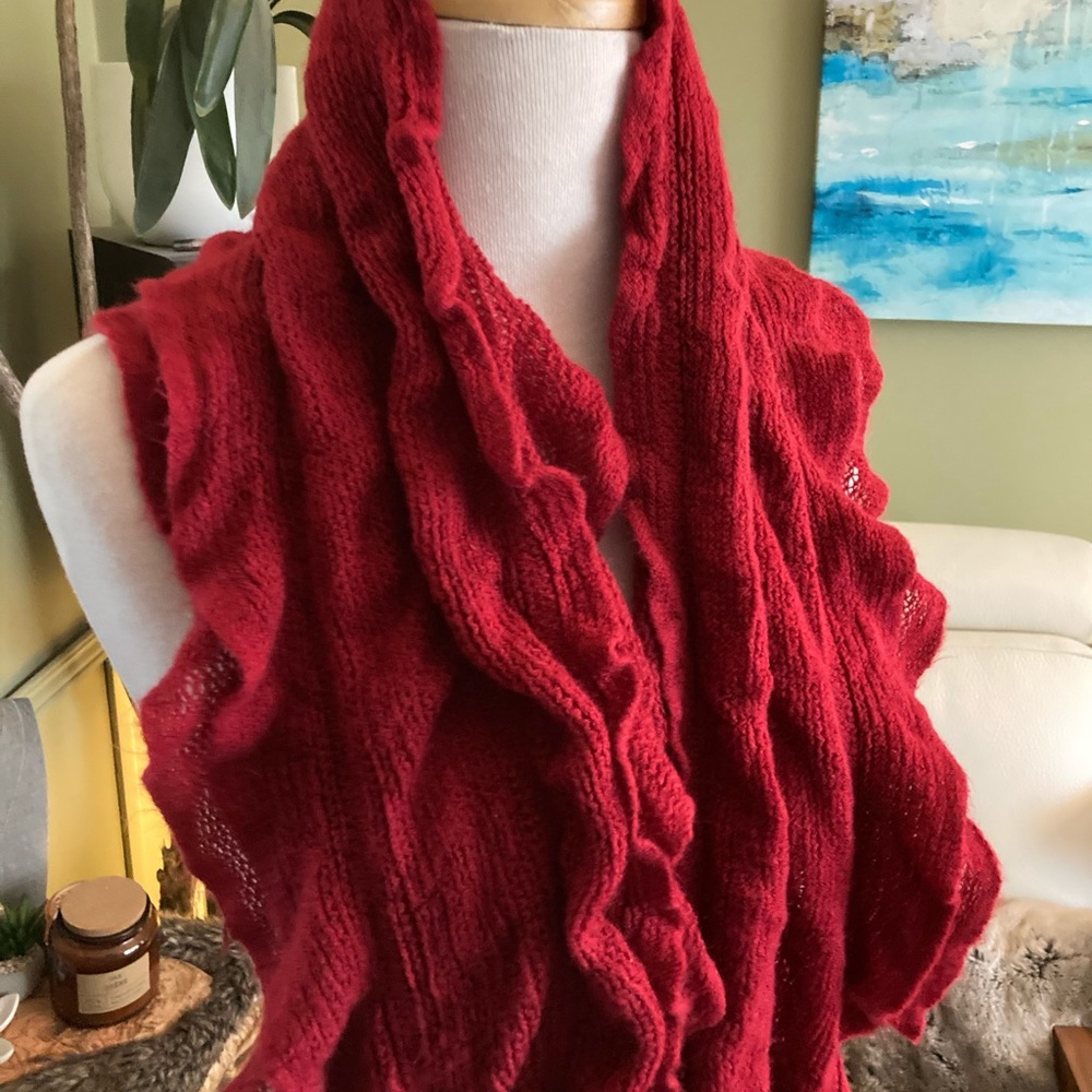 Red scarf - Picture 2 of 4